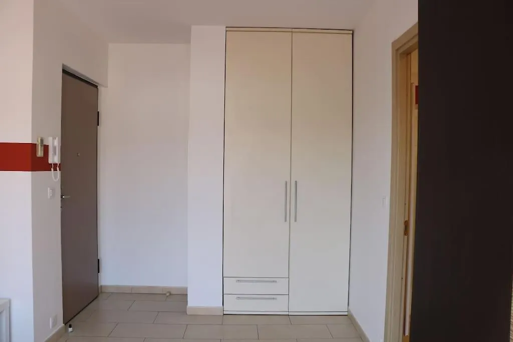 Apartment Charmant Studio Au Calme Saint-Laurent-du-Var